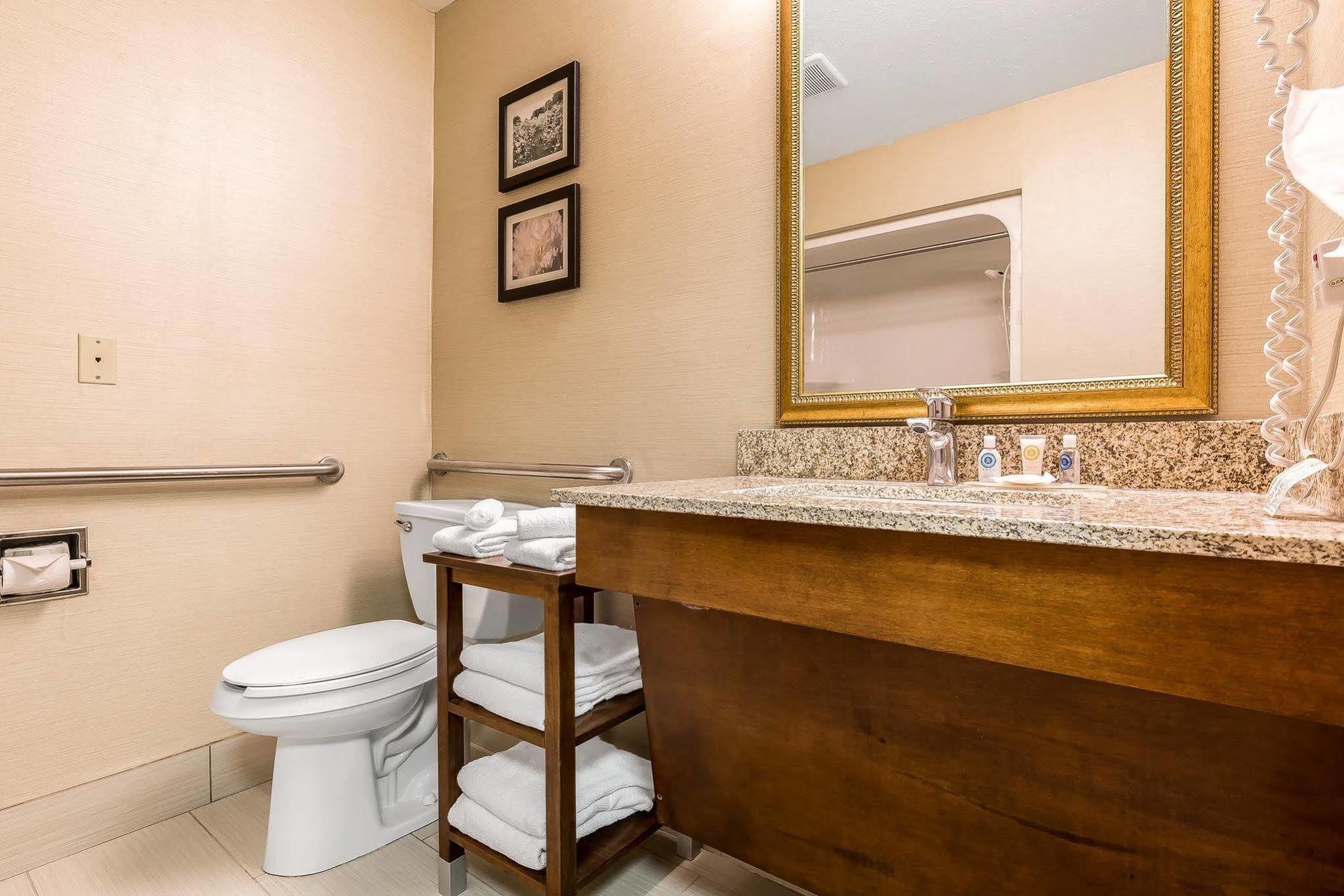 Comfort Inn & Suites Mishawaka-South Bend Ngoại thất bức ảnh